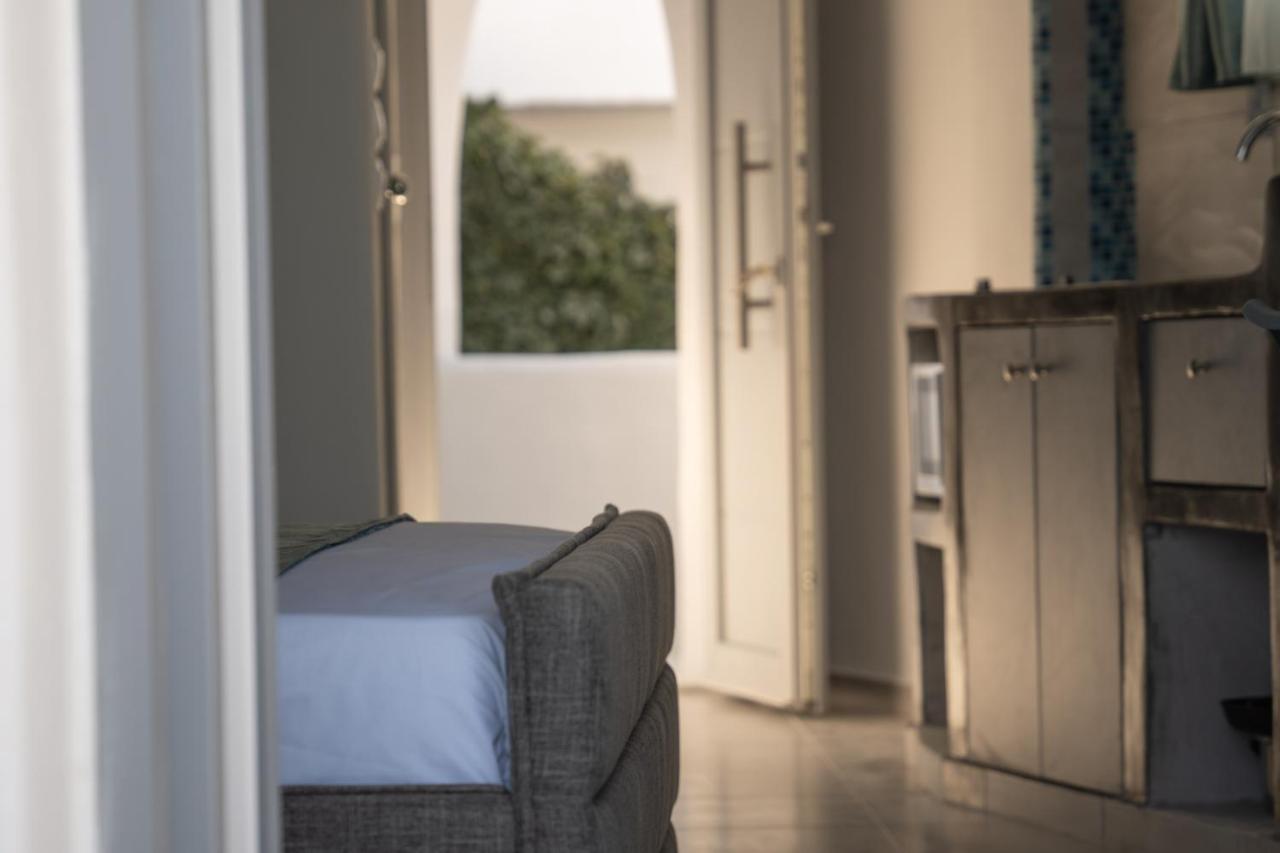 N Renieris Apartments Фиростефани Екстериор снимка