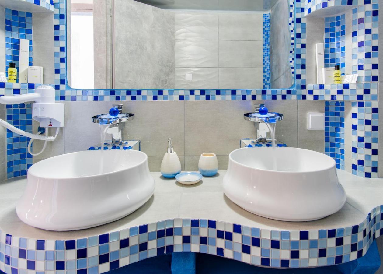 N Renieris Apartments Фиростефани Екстериор снимка