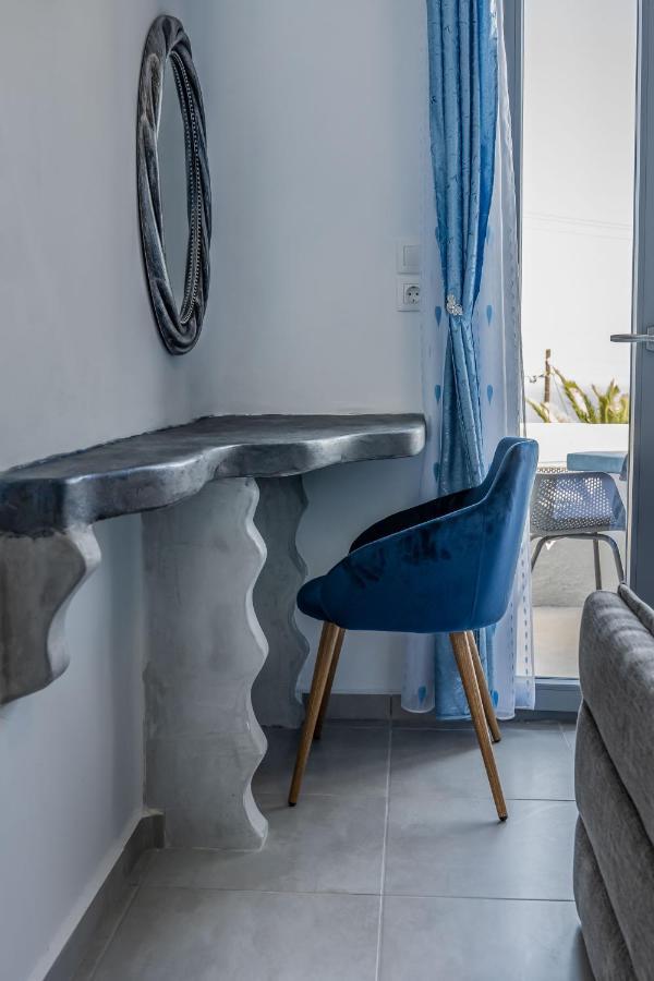 N Renieris Apartments Фиростефани Екстериор снимка