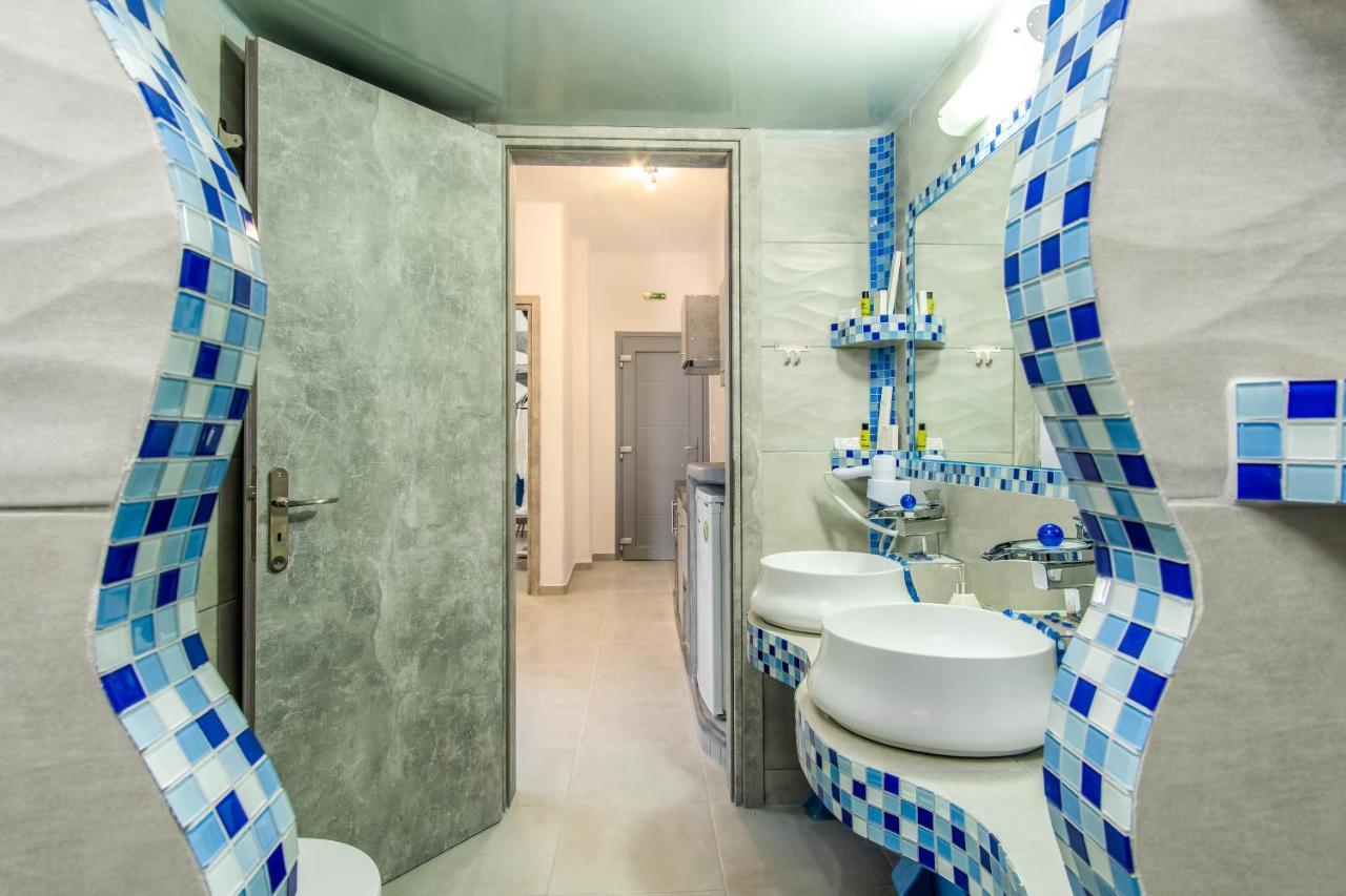 N Renieris Apartments Фиростефани Екстериор снимка